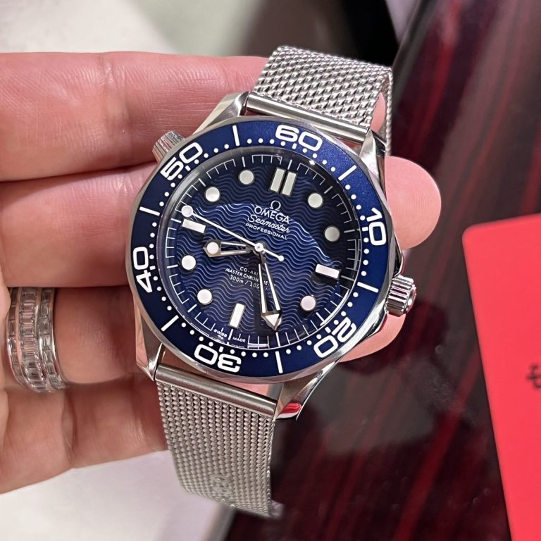Omega Seamaster James Bond 210.30.42.20.03.002 42mm 4