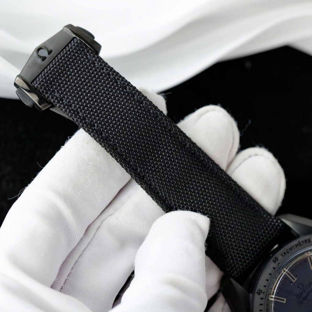 Omega SpeedMaster Dark Side Of The Moon 311.92.44.51.01.005 44mm 9