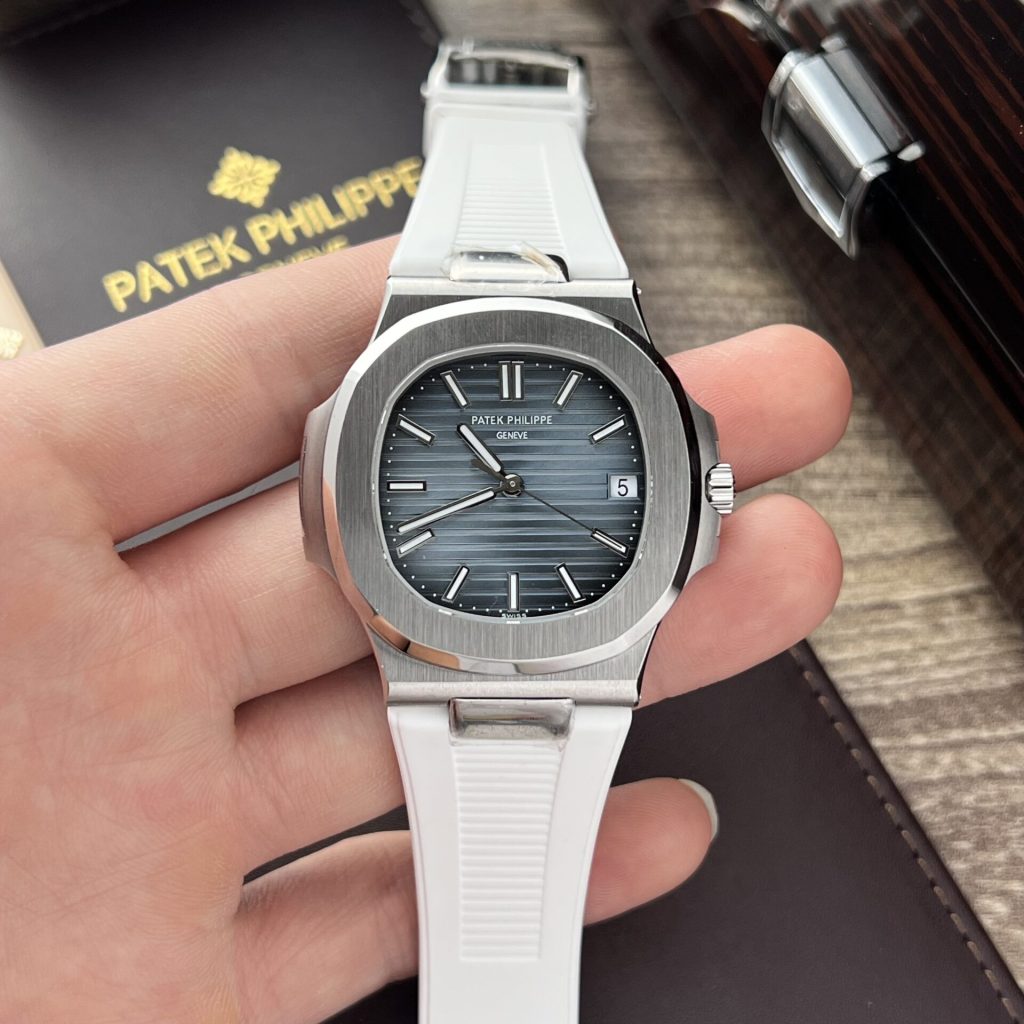 Patek Philippe Nautilus 5711 40mm 1