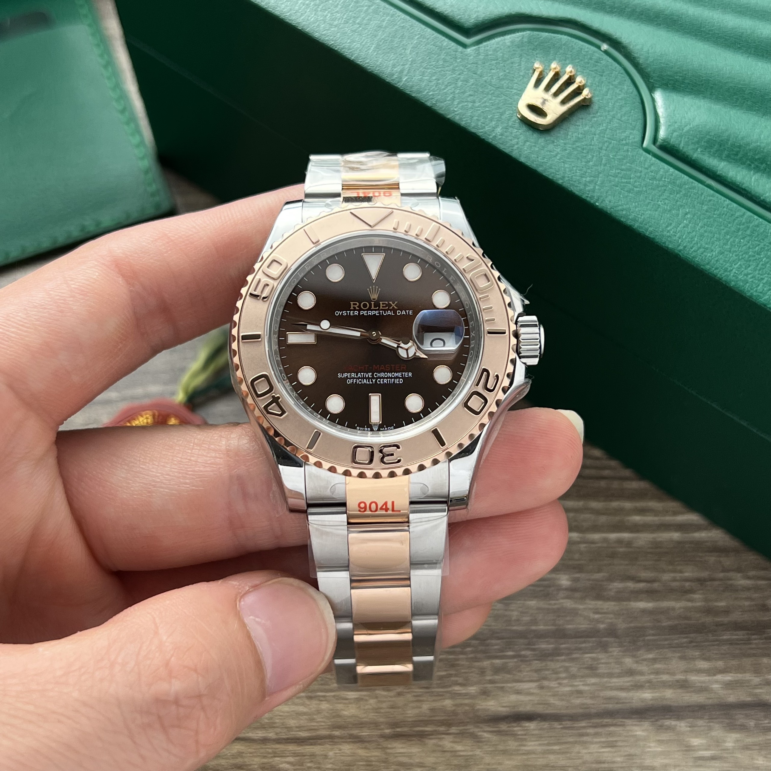 Yacht-Master two-tone chocolate dial replica watch for refined daily wear