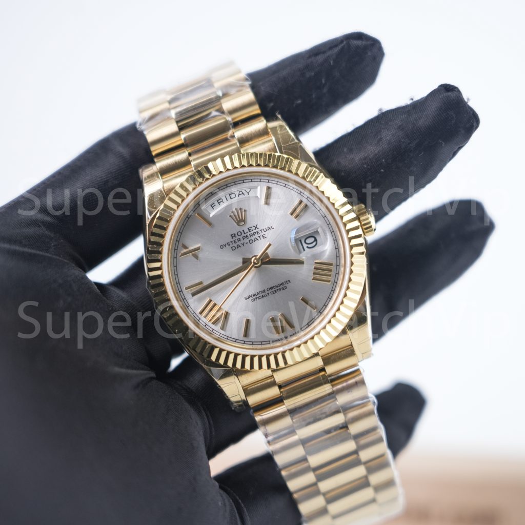Rolex Day-Date 40 228238 18K Yellow Gold Silver Sunray Dial Roman Numerals Fluted Bezel President Bracelet 40mm Replica Watches - 2-5-scaled