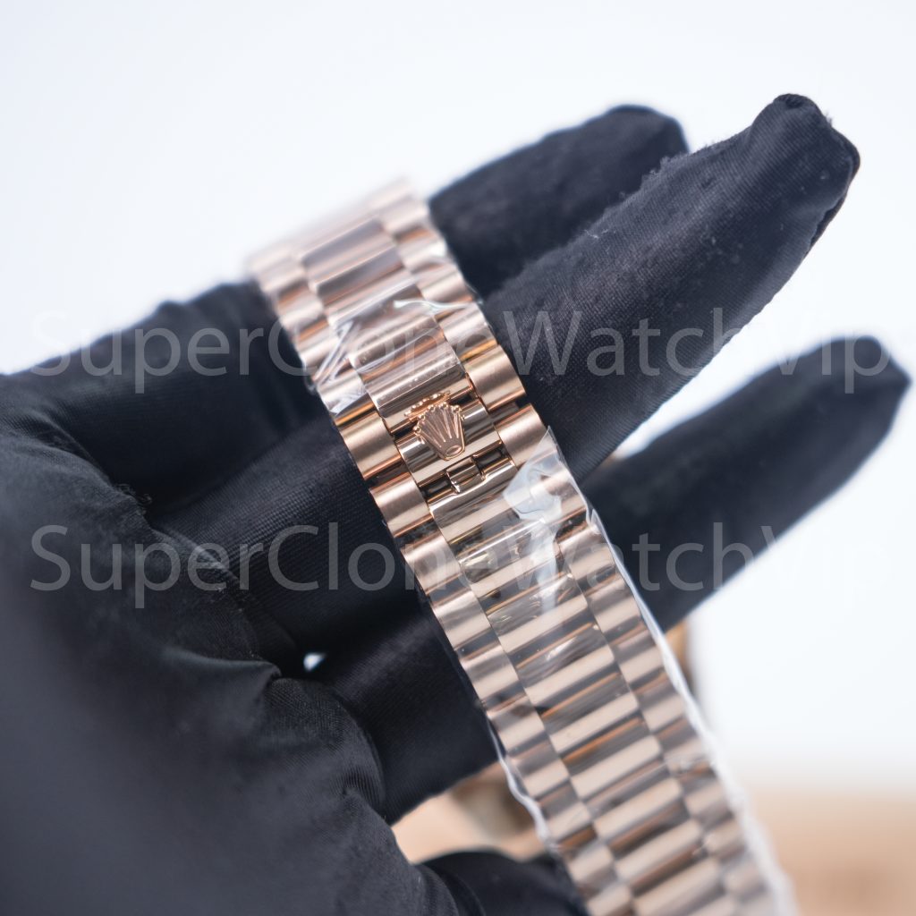 Rolex Day-Date 40 228235 18K Rose Gold White Dial Roman Numerals Fluted Bezel President Bracelet 40mm Replica Watches - 5-11-scaled