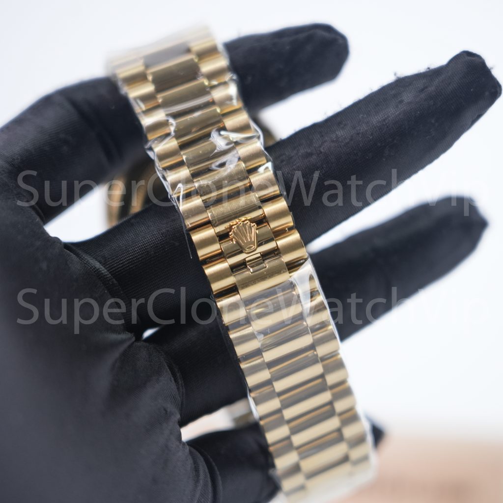 Rolex Day-Date 40 228238 18K Yellow Gold Green Dial Roman Numerals Fluted Bezel President Bracelet 40mm Replica Watches - 5-4-scaled
